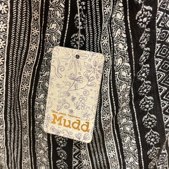 Mudd Black And White Boho SS Tie Keyhole Peasant Blouse Top Size XXL - Picture 3 of 4